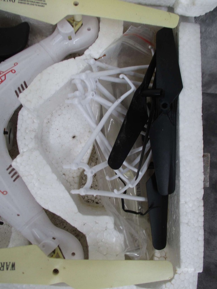 2.4GHz RC Quadcopter Drone White Red