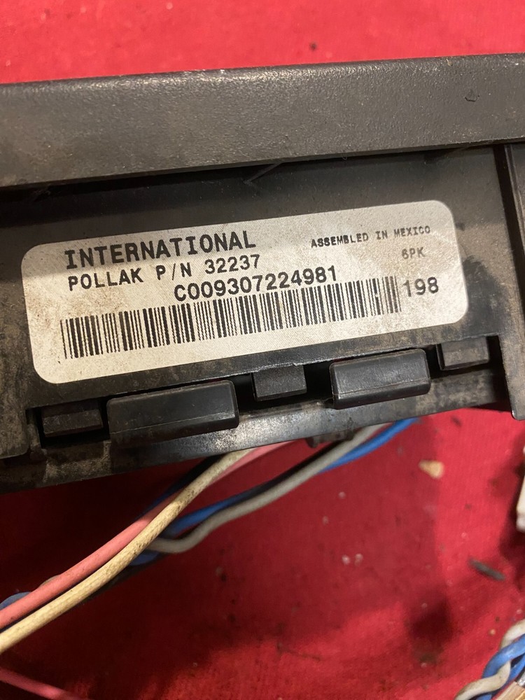 International PROSTAR 6 SWITCH PANEL Dash Panel -C009307224981, pollak # 32237