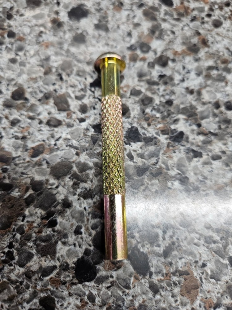 NEW IDEA BUTTON HEAD RIVET 5/16"X3" KNURLED N10722