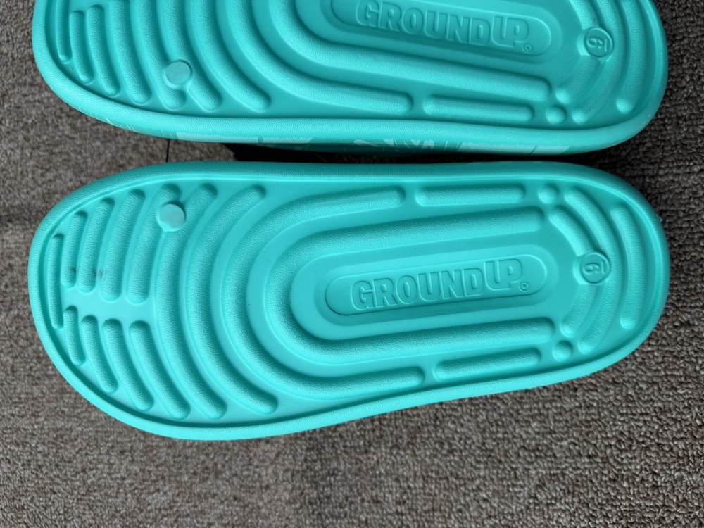 Mountain Mtn Dew Baja Blast Sandals Slides Size 9 NWT