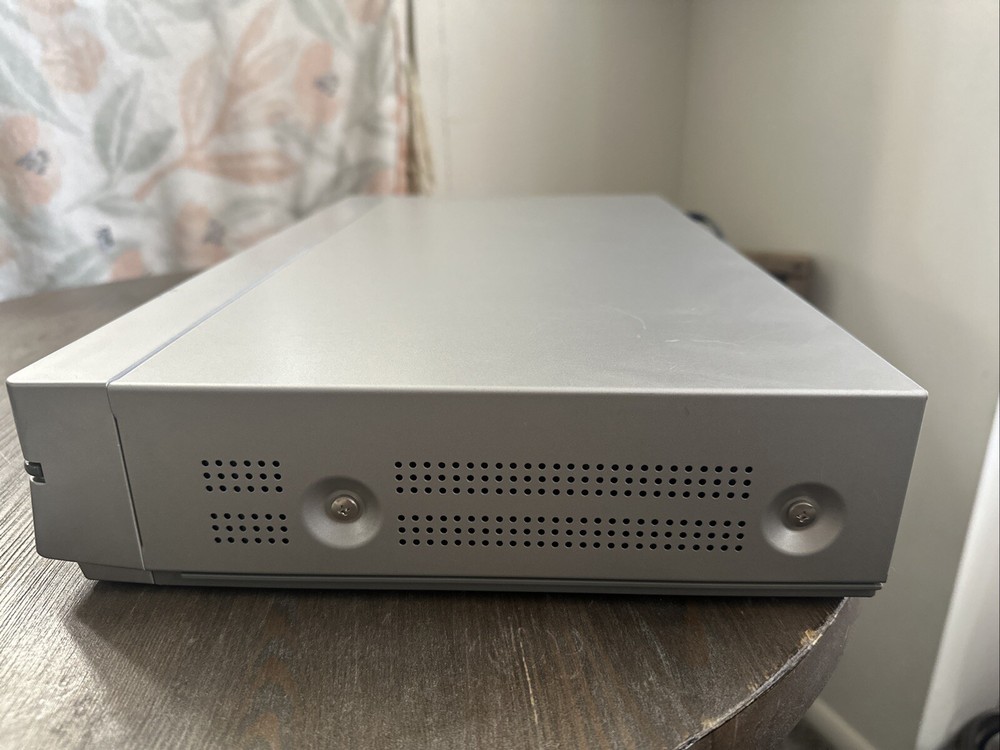 Sharp DV-SR3U Progressive Scan DVD-RW / DVD-R Recorder DVD Player W/Remote