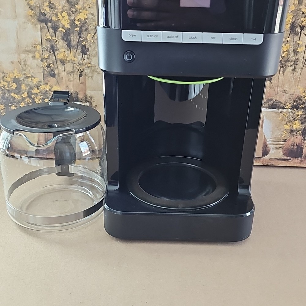 Braun (KF 7000) Black Brew Sense Automatic 12 Cup Drip Coffee Maker Bundle