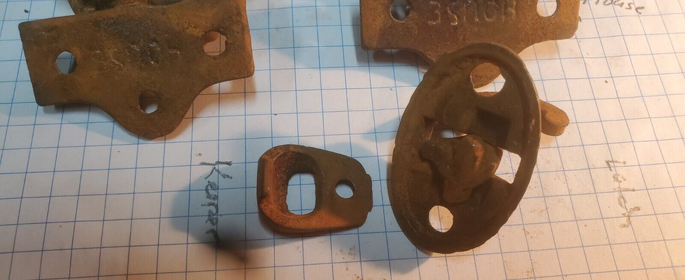 CAST IRON VICTORIAN LIFT OFF SHUTTER HINGES with LATCH