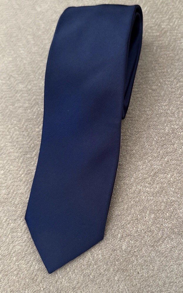 Tie Geoffrey Beene Navy Blue Satin, Solid, Shiny, 2.75”, EUC