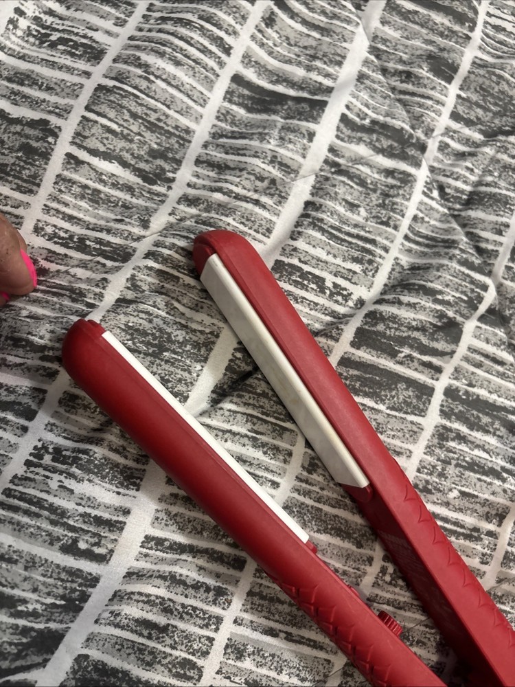 Her Styler Seasons 6 Ceramic Flat Iron