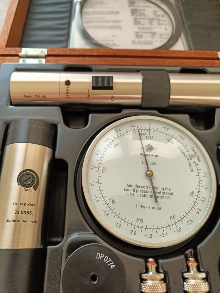 Bruel & Kjaer Type 3541 Sound Intensity Calibrator