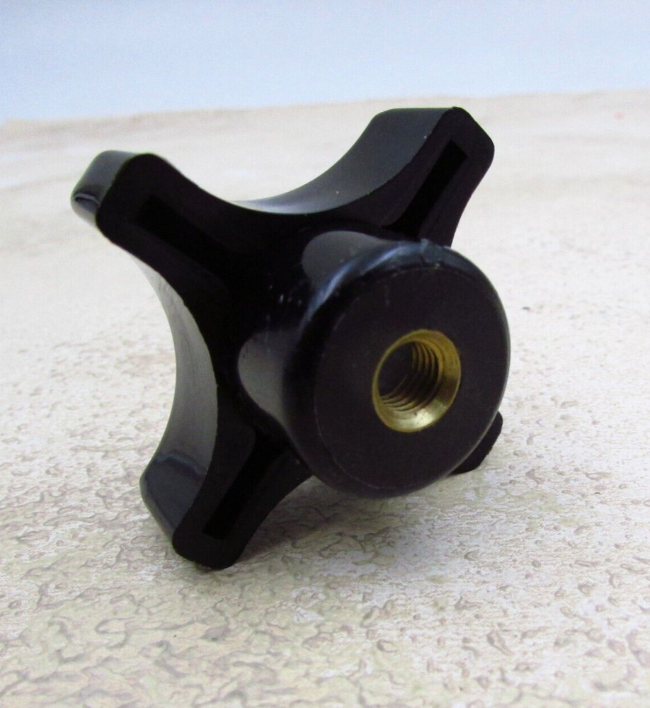 QTY (4), 1/4-28 Fine Thread, Clamping, Thru Hole, Plastic Grip, 4 Point, Knobs