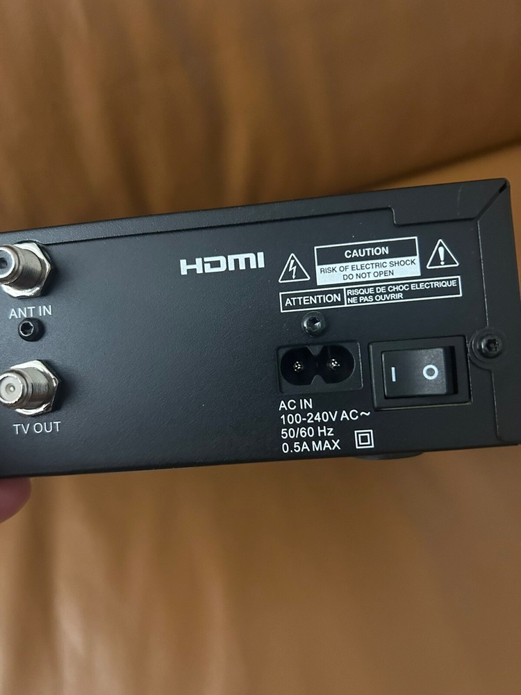 Satellite TV Receiver Decoder CISCO D9865-H ~ Remote, Power, Manuals, Cable ~ VG