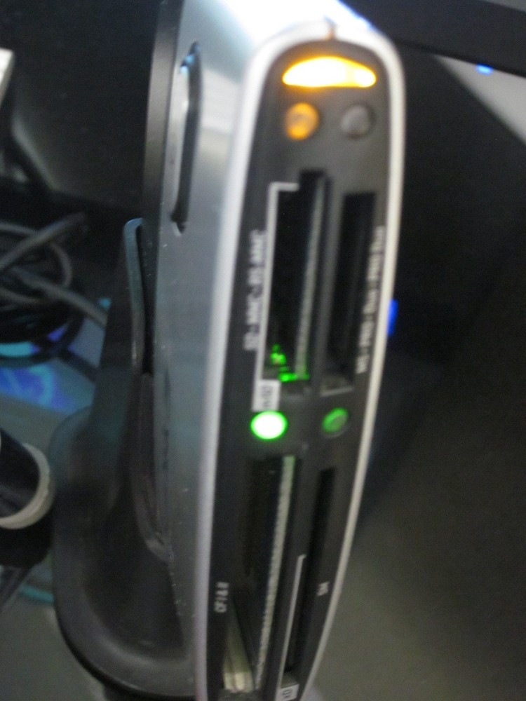 Sandisk ImageMate SDDR-89 ImageMate USB 12 Power Source USB Cord Tested