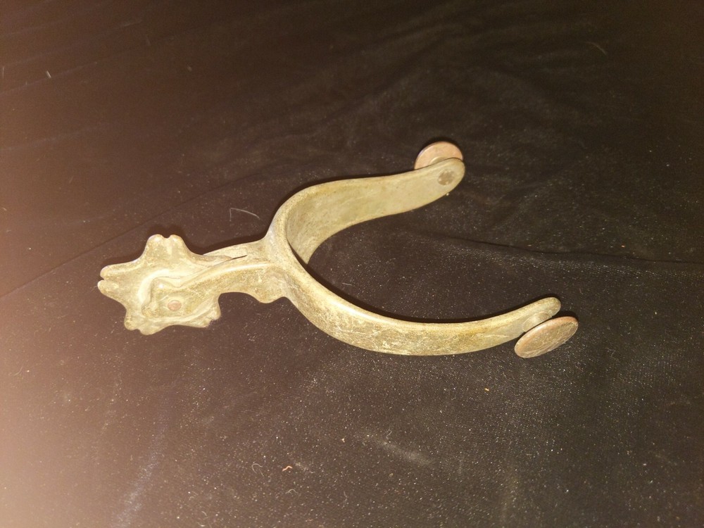 Unique Heel Guard Single Right Spur