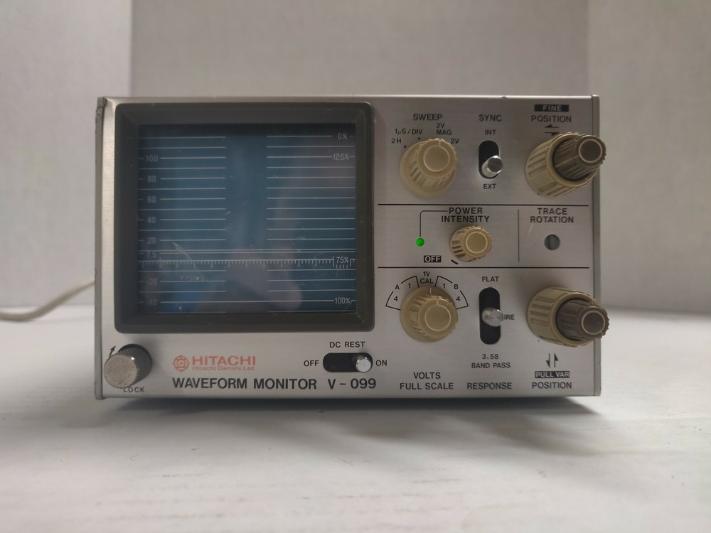 HITACHI WAVEFORM MONITOR, V-099