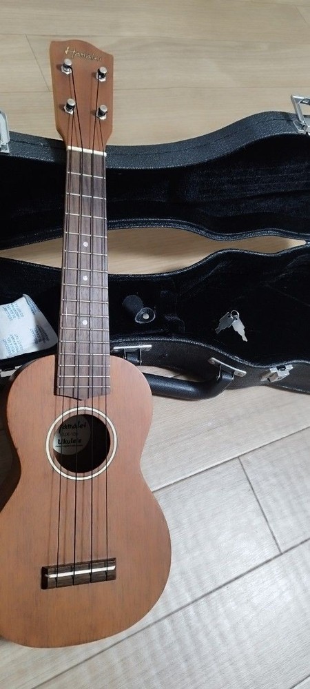 Good condition Hanalei Ukulele