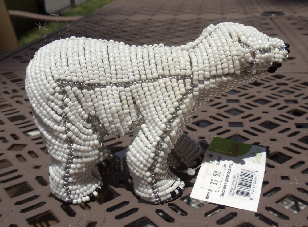 Beaded sea: Baby Polar Bear