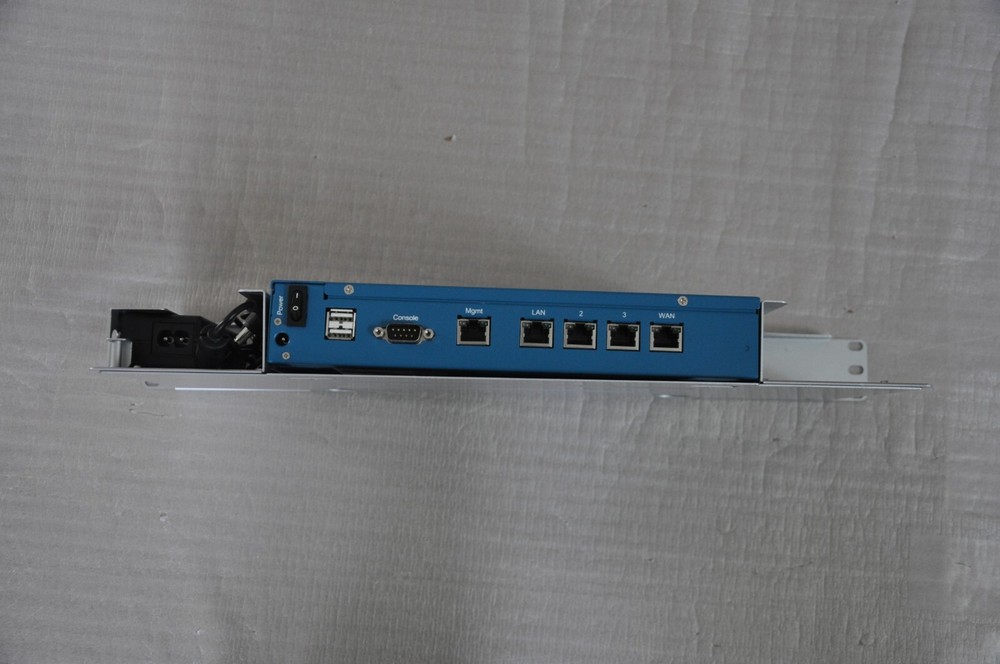 ADVANTECH NETWORK SECURITY PLATFORM FWA-710 Z06