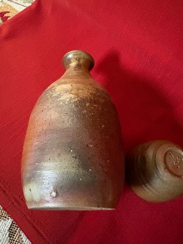 Bizen ware sake bottle set