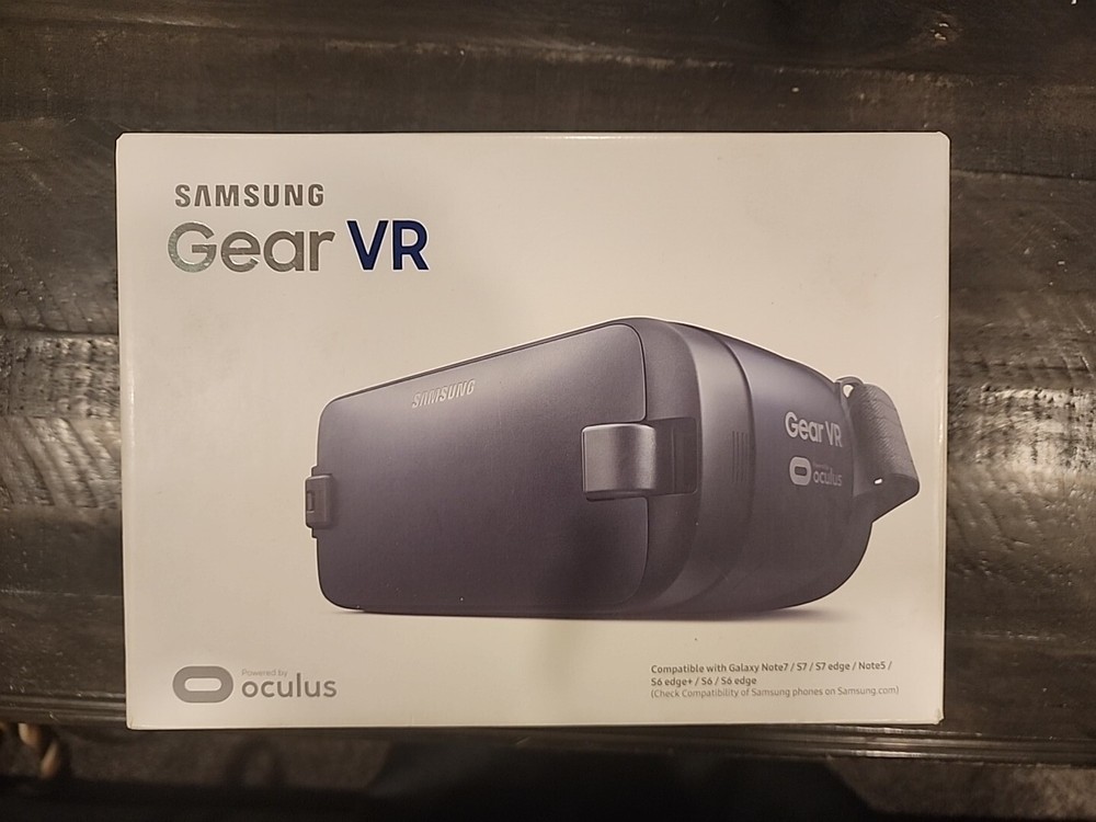 SAMSUNG GEAR VR POWERED BY OCULUS SM-R323