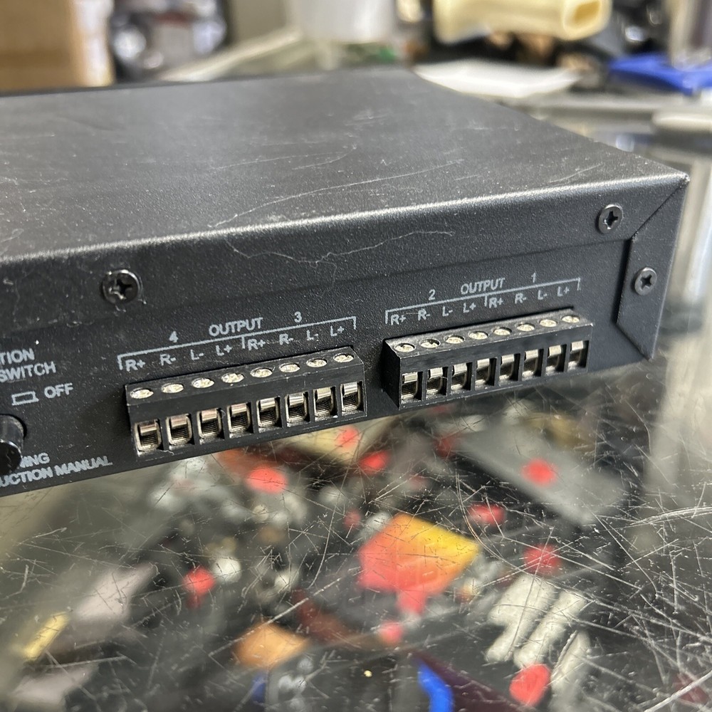 Phoenix gold DSSM4 140-Watt 4-Zone Dual-Source Speaker Selector Innovative Home