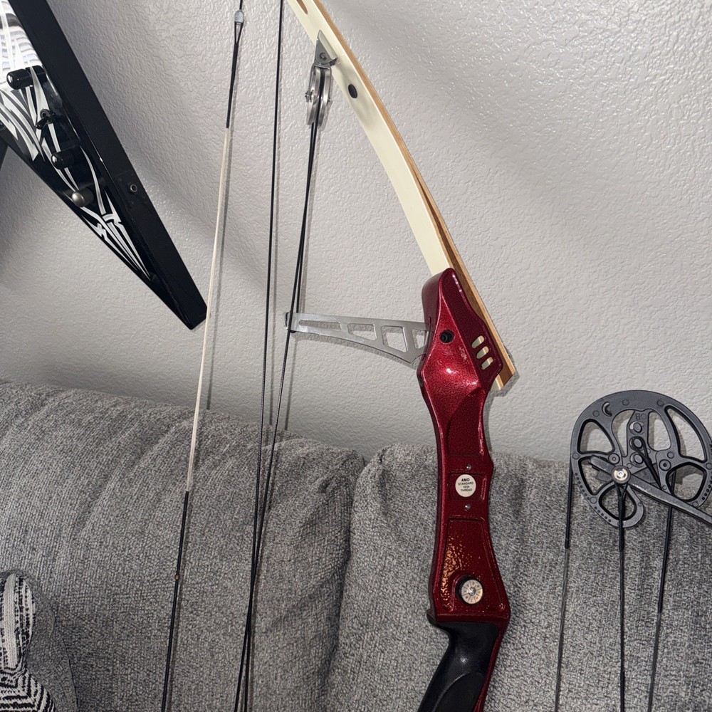 2- Bows 1-VINTAGE PSE COMPOUND 1-Barnett Archery Vortex READ Description