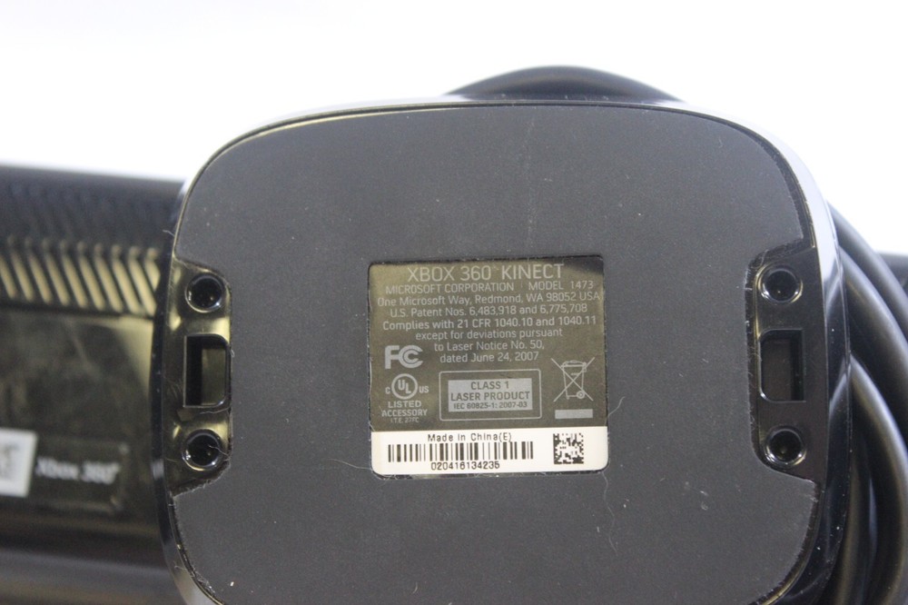 Microsoft Kinect Sensor for XBox 360 With Kinect Adventures Game ~ Complete