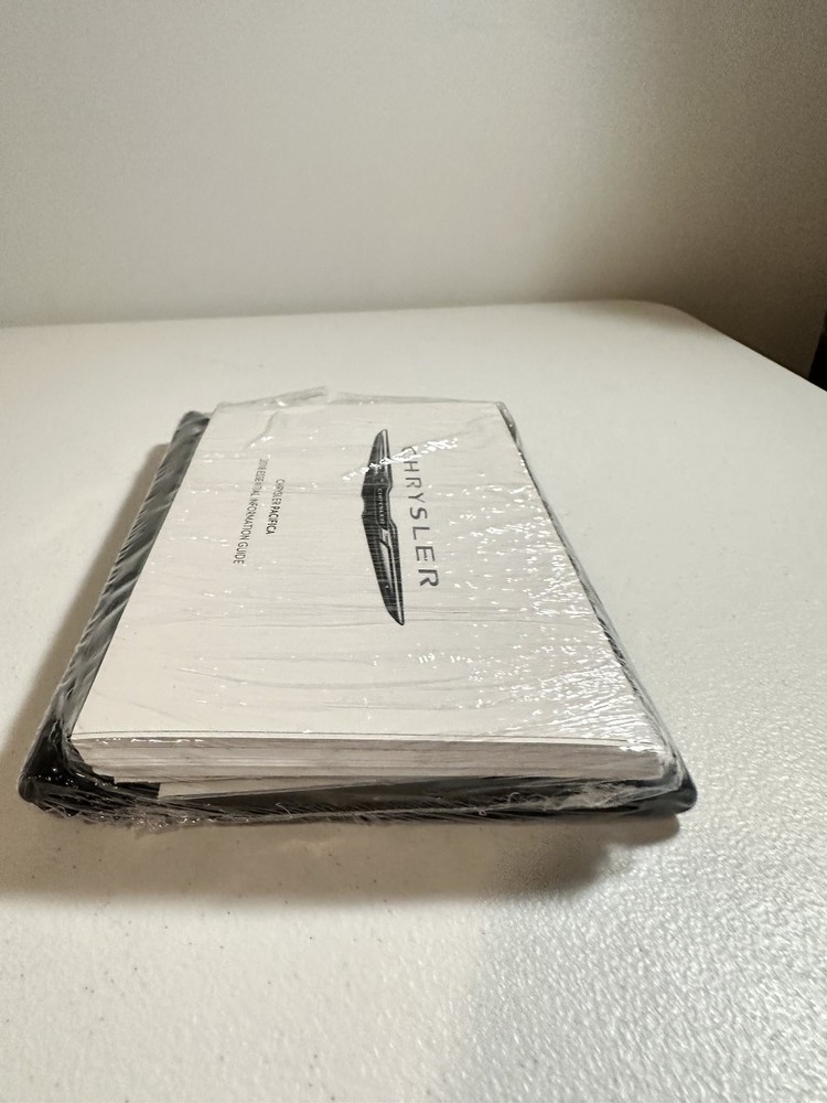 Chrysler Pacifica Owner's Manual Set 2018