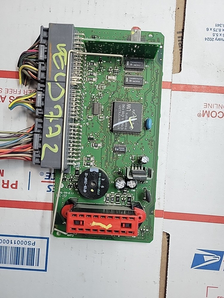 2000 FORD EXCURSION GEM MODULE ID#: YC3T-14B205-CE