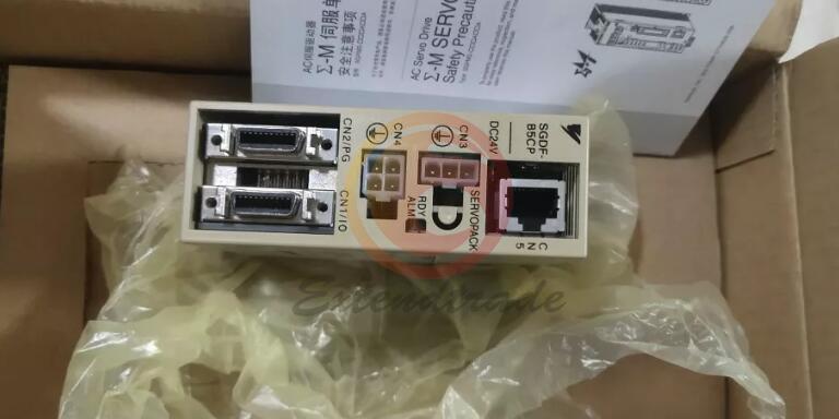 One YASKAWA SGDF-B5CP Servo Driver New