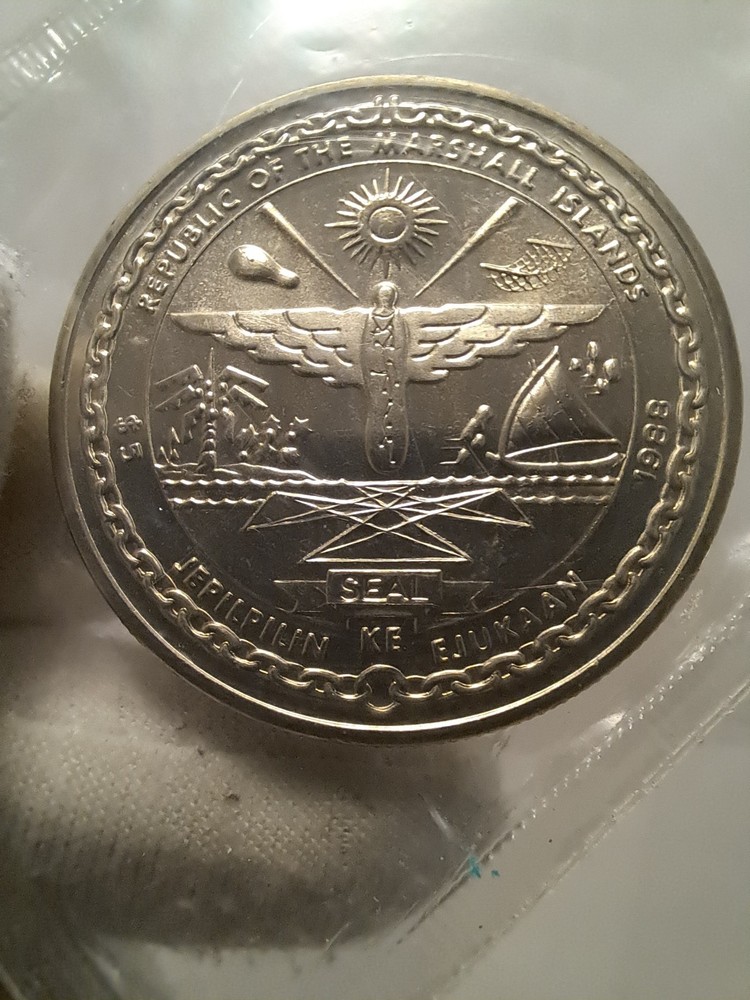 1988 Marshall Islands Space Shuttle Discovery Commemorative $5 | In Packaging
