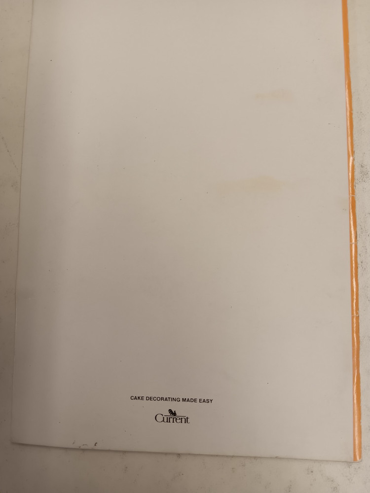 1982 Miriam B, Loo's Cake Decorating Made Easy Book