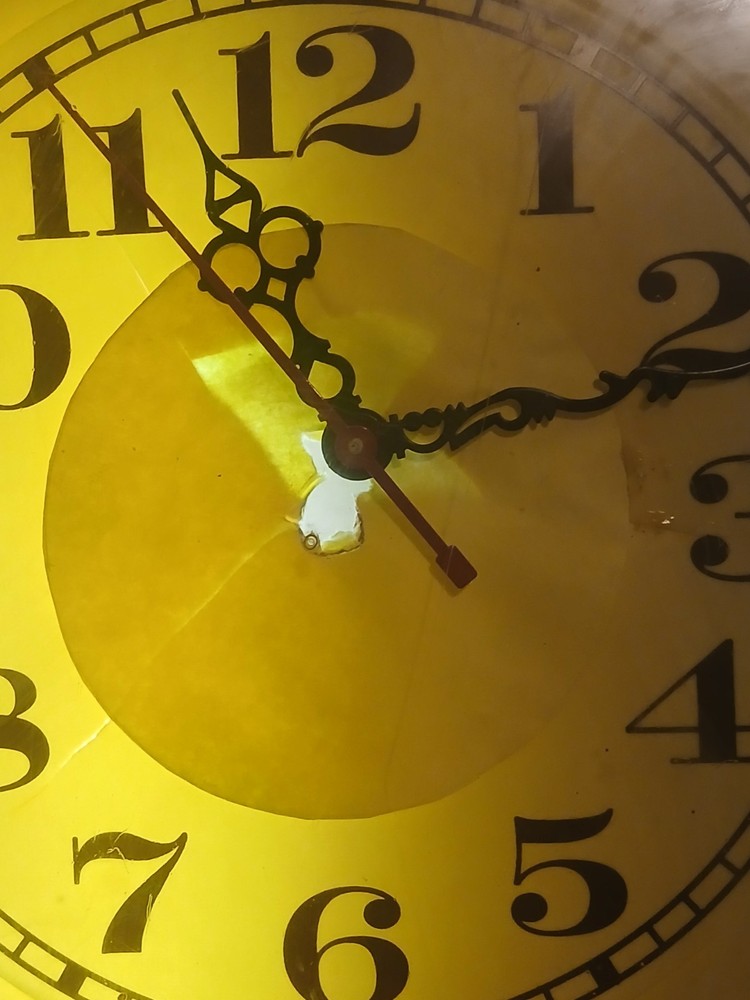 Vintage Marlboro Advertisement Clock. Lights Up.