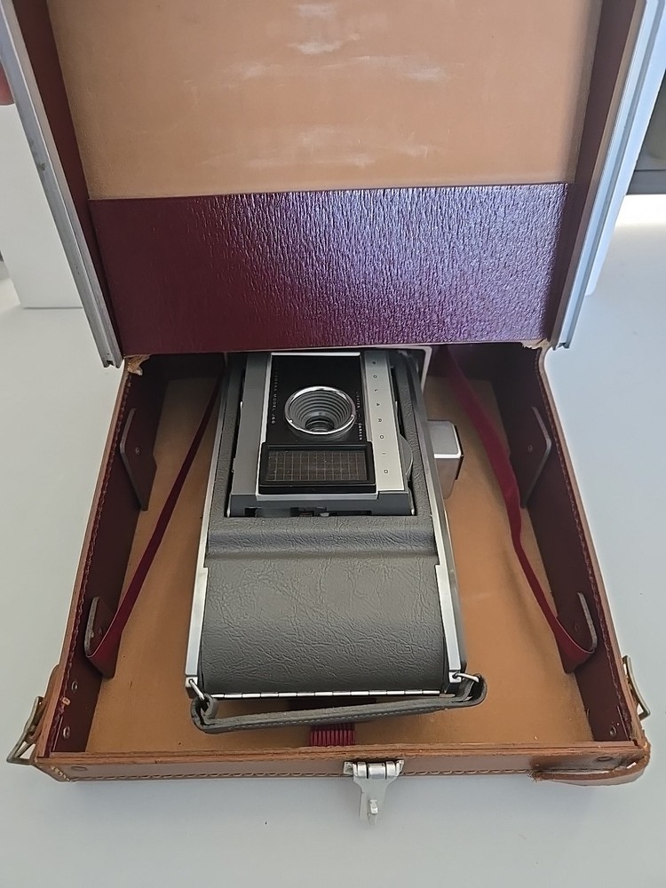 Vintage Polaroid Land Camera Model J66 Flash