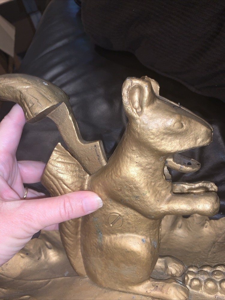 Large Vintage Cast Metal Squirrel on Leaf Mechanical Nut Cracker