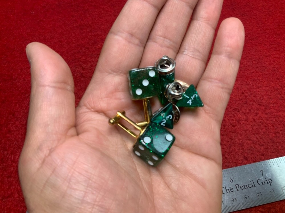 DICE PINS & CUFFLINK SET 6 PIECES