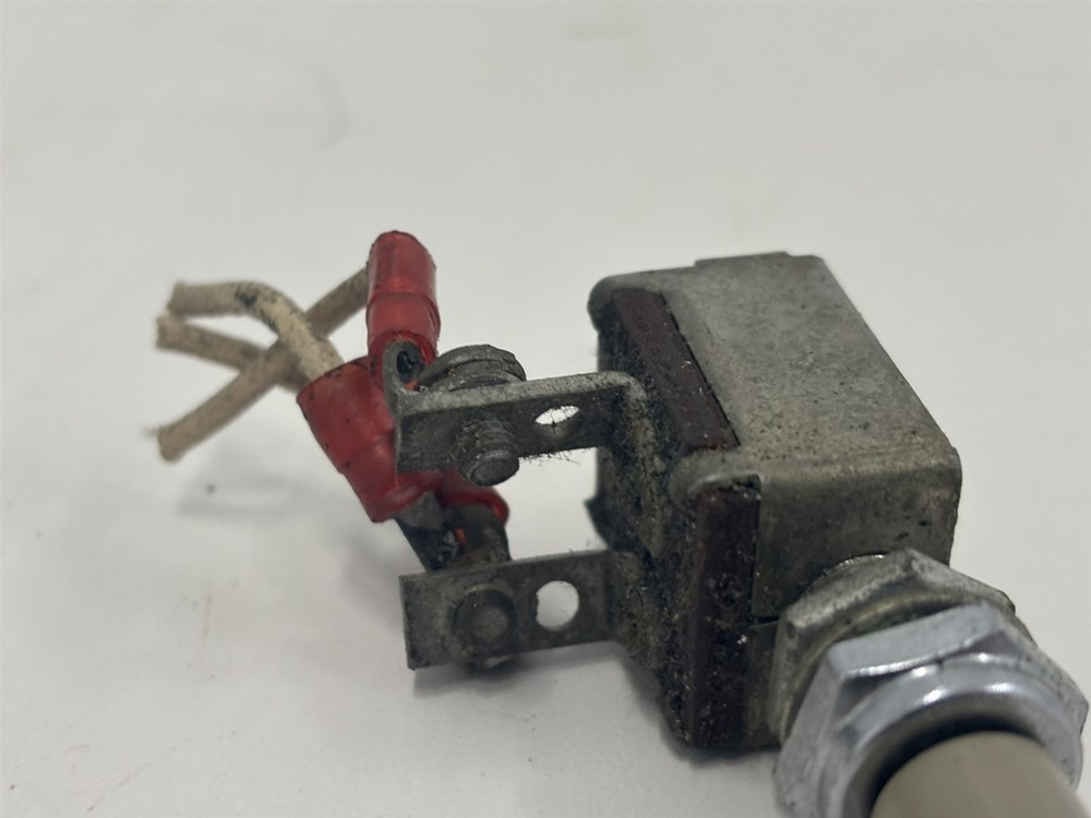 1956 Cessna 172 NAV Navigation Light Push Pull Switch 0713026-4
