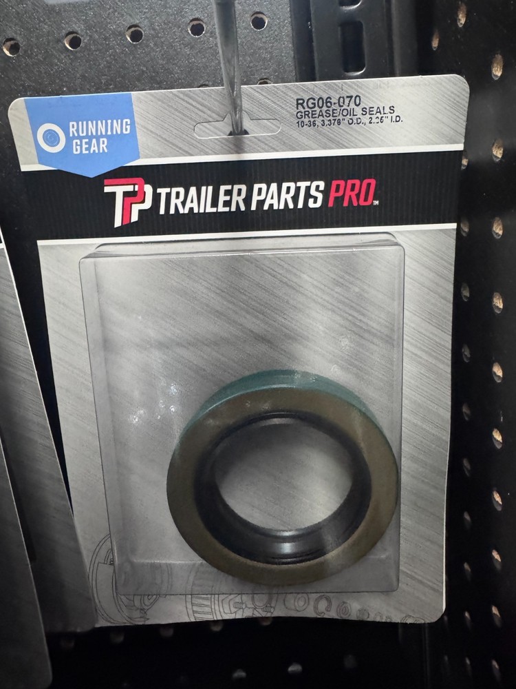 10-36 2 PACK OIL SEALS RG06-070