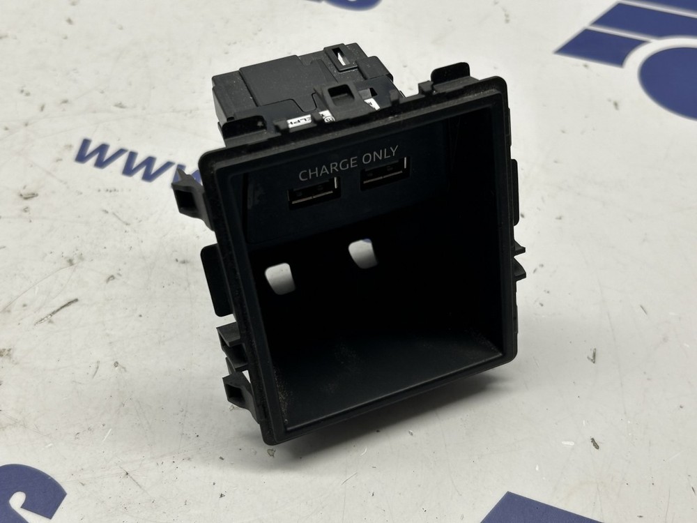 MAN charging USB socket 81617100193, 36254320025
