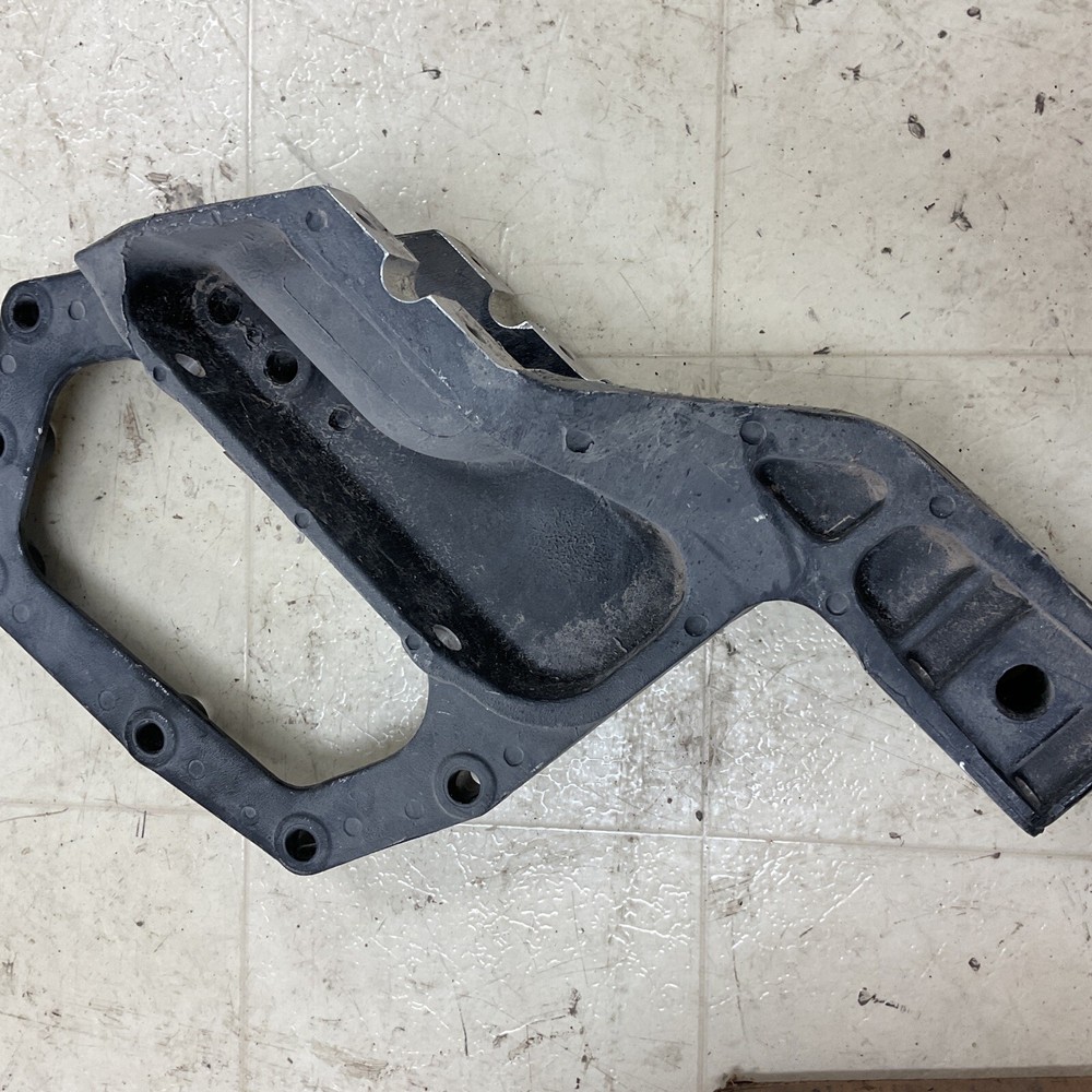 B11-1025R Peterbilt Kenworth Spring Hanger Frame Horn