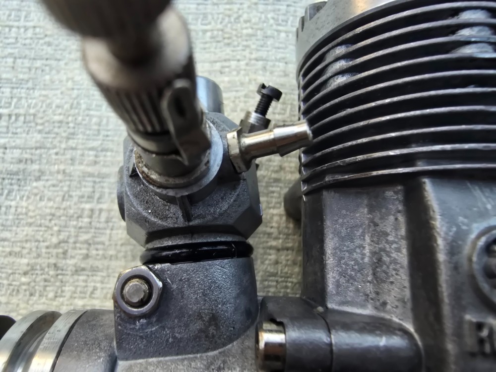 Vintage Royal 40 RC Glow / Nitro Model Airplane Engine