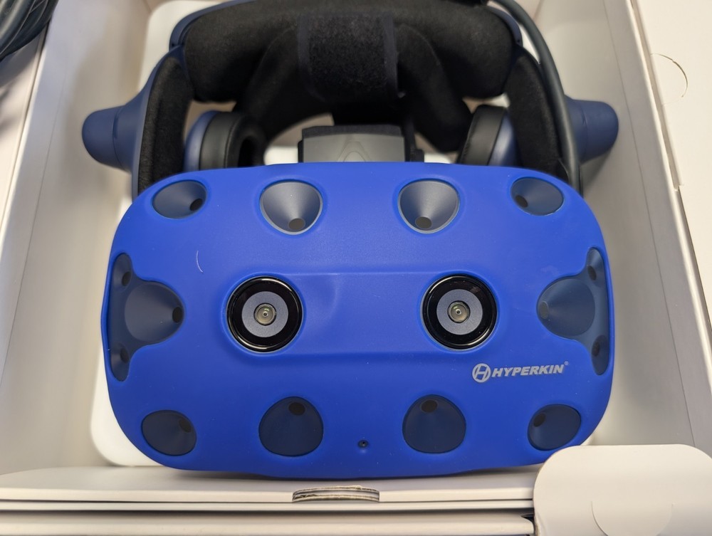 HTC Vive Pro Virtual Reality Full System Kit Original Box