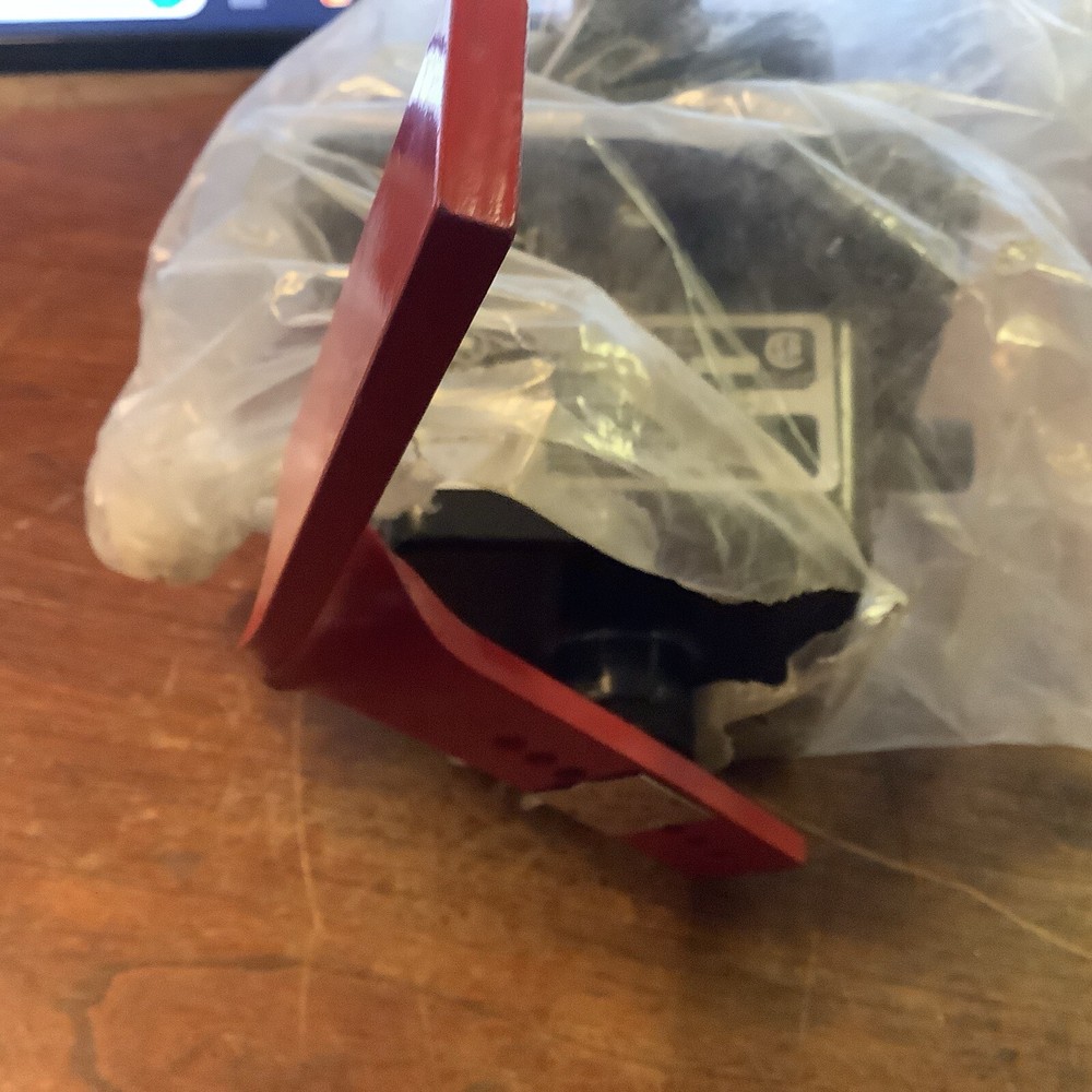 Conveyor Componets RS2E Raintight Enclosure Safety Stop Control Switch (new)