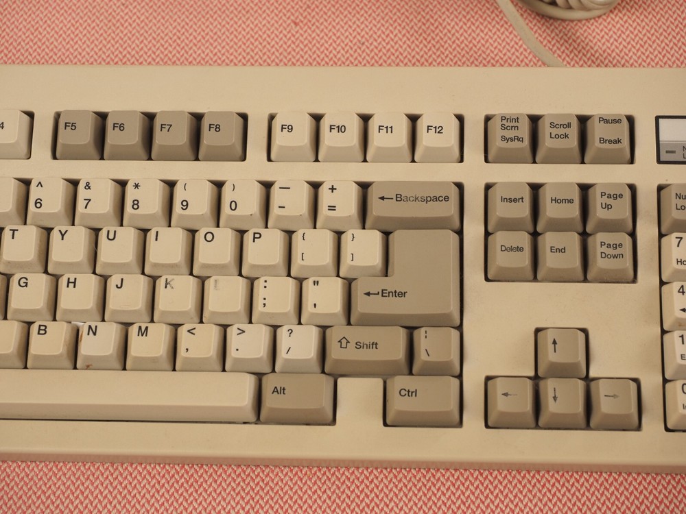 Vintage Packard Bell Wired PS/2 Keyboard Model 5139