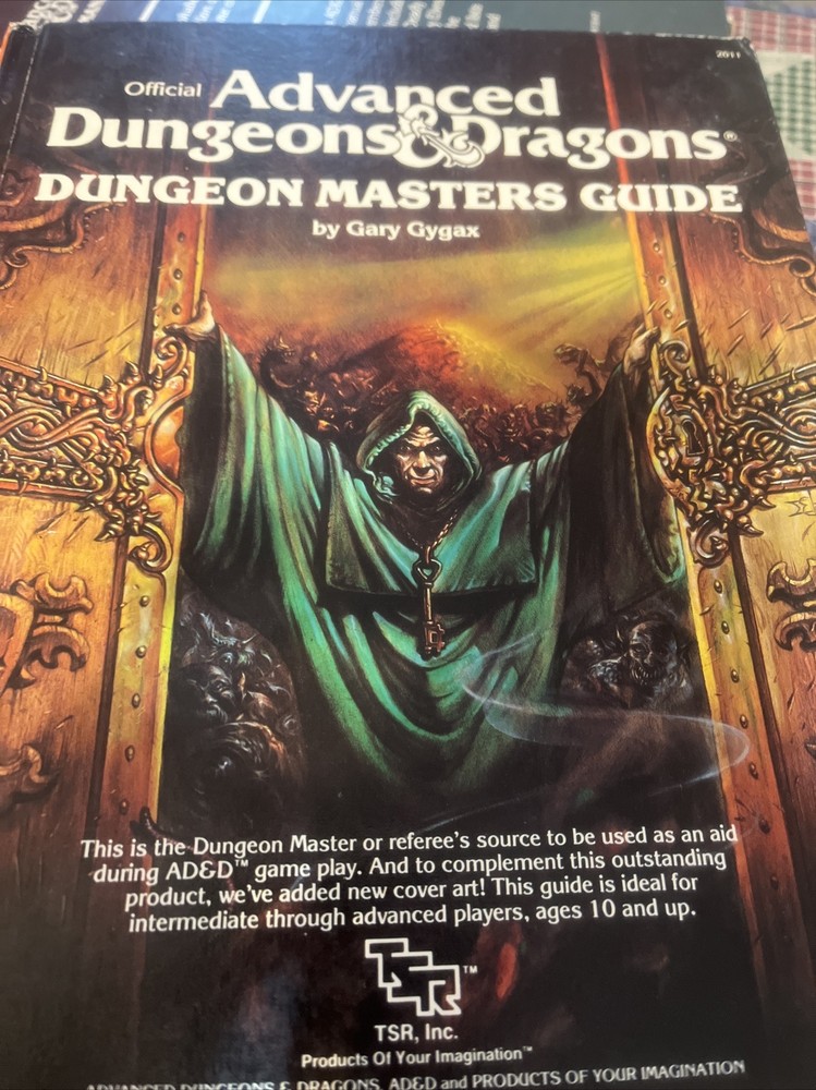 Advanced Dungeons and Dragons (Dungeon Masters Guide Gygax, Gary D&D