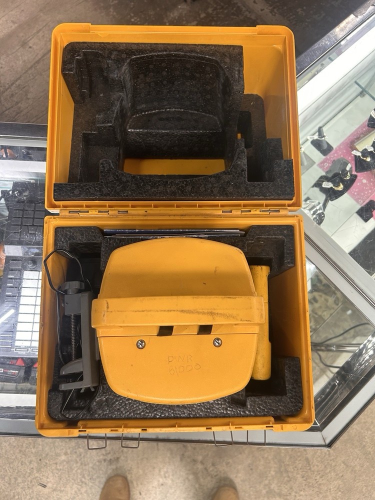 Spectra LL500 Self-Leveling Precision Laser with Receiver