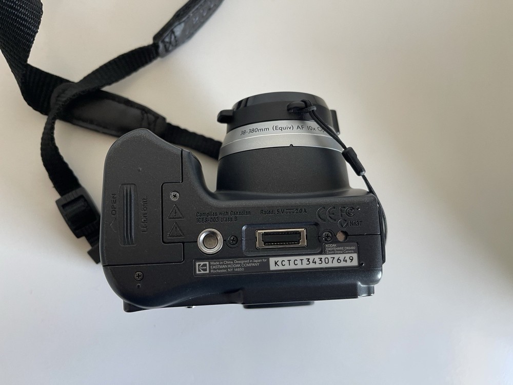 Kodak EasyShare DX6490 4MP Digital Camera