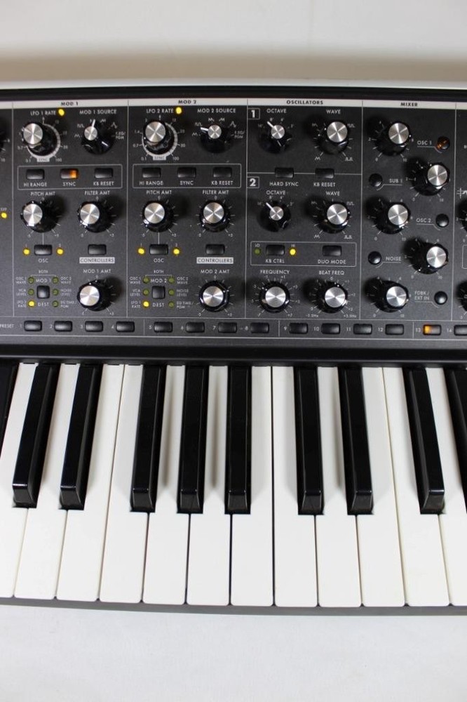 Moog Subsequent 37 (2-Note) Paraphonic Analog Synthesizer