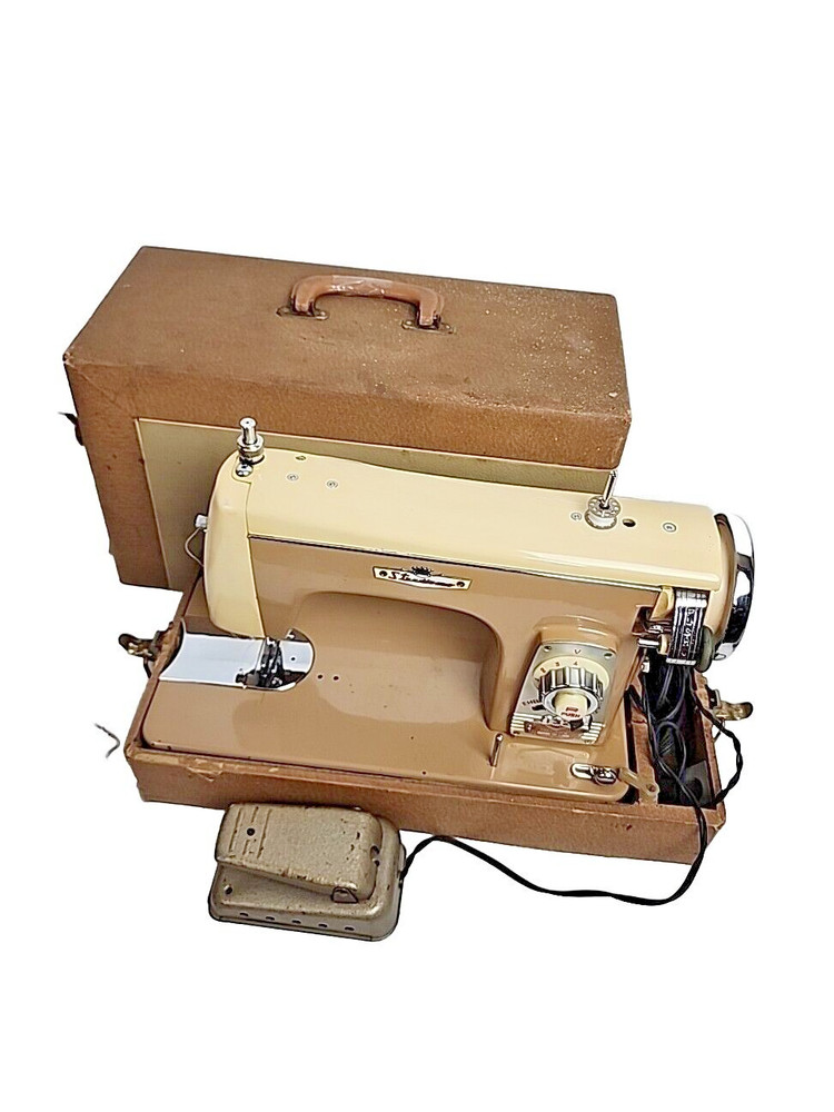 Vintage Stradivaro Precision Super Model 132 De Luxe Sewing Machine