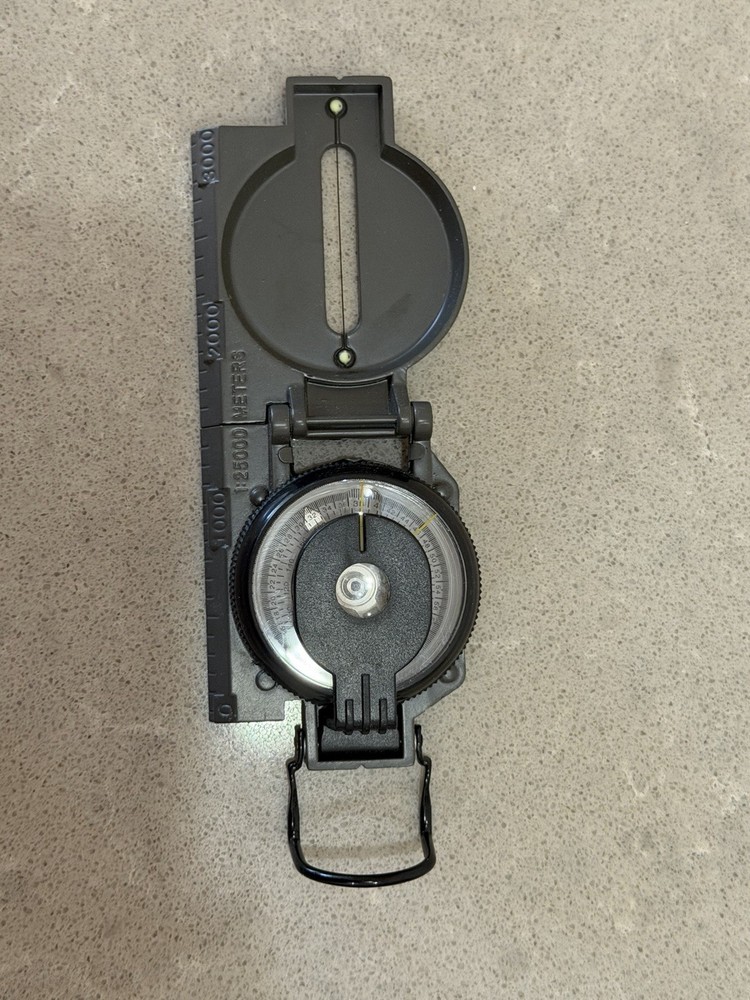 Directional Lenatic Compass