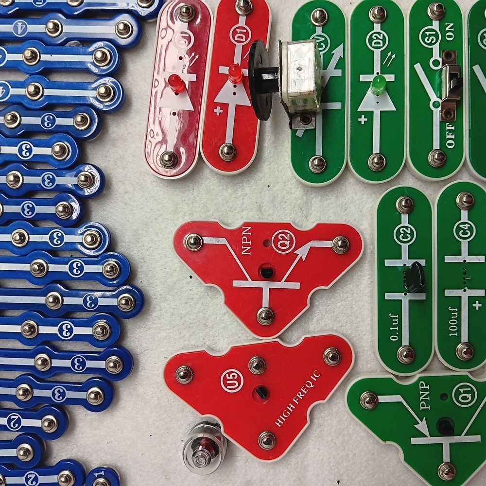 Elenco Snap Circuits Lot Projects 1-101, 102-305