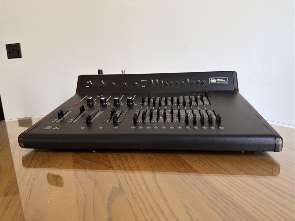 Maestro MTO-12 Vintage Sound/Light Control Board – Powers On – Untested
