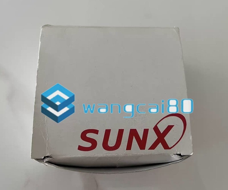 1PCS New Pressure Sensor DP2-42E