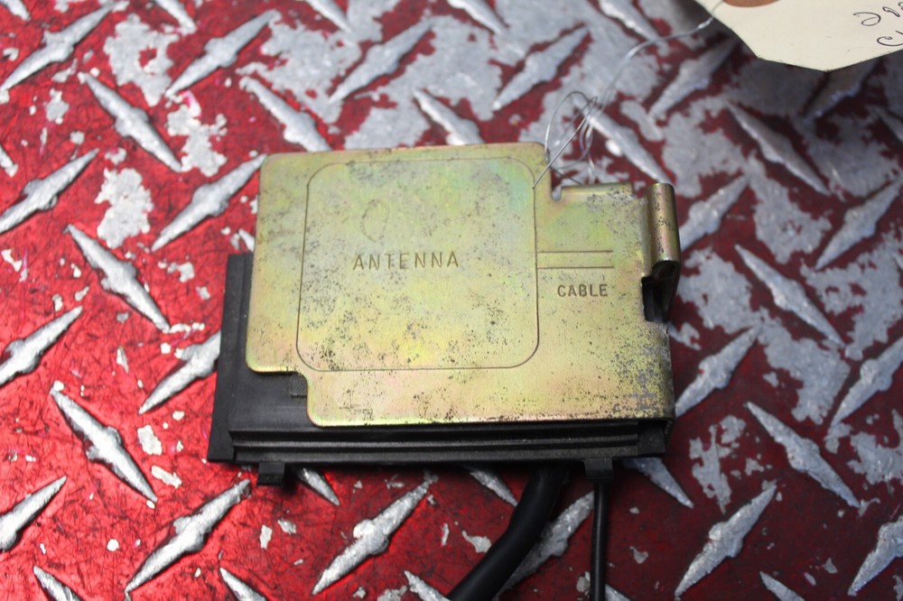 2011 HARLEY ELECTRA GLIDE PN 83537-11 INTERFACE MODULE ANTENNA 2009 - 2013 EG110